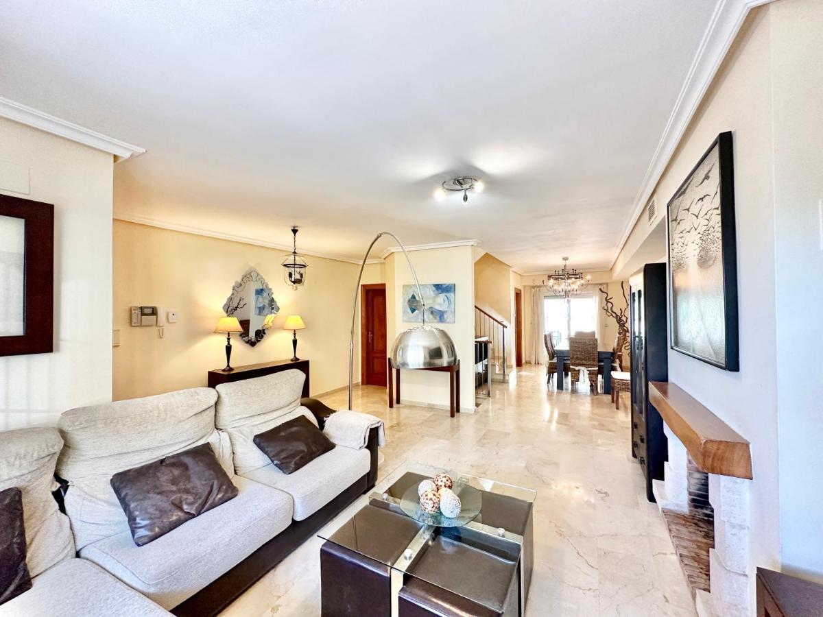 El Arenal Townhouse By The Beach With Swimming Pool - Eaw Homes Marbella Exterior foto
